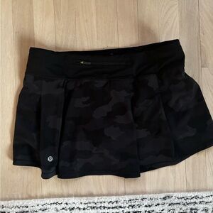 Lululemon Black Camouflage pace rival Skirt